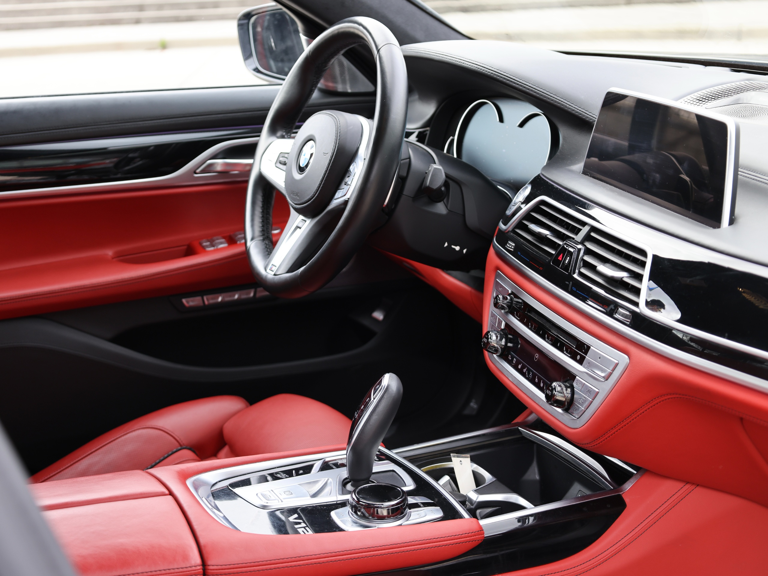 2018 BMW M760LI - Image 18